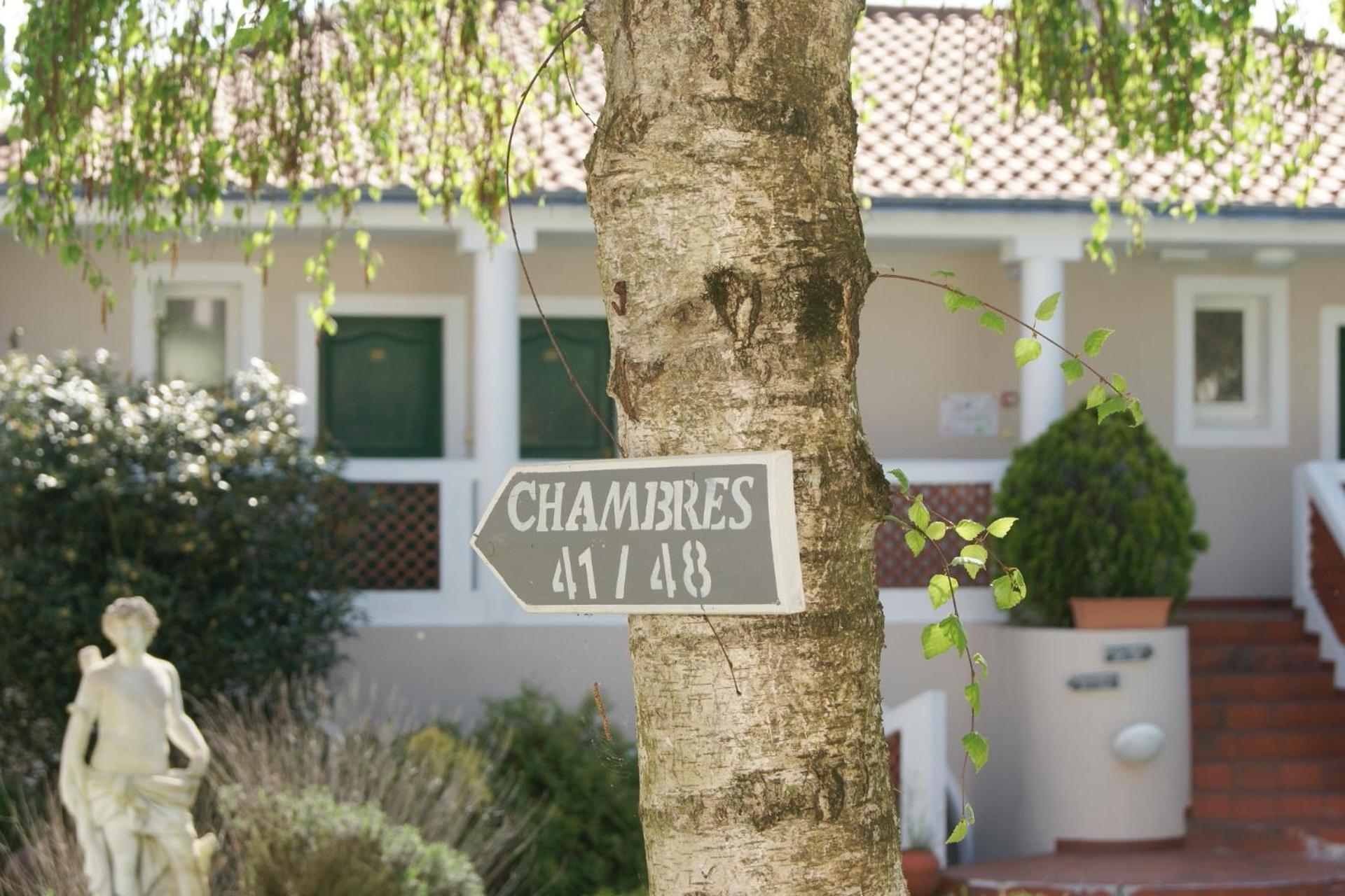 Hotel Restaurant Les Voyageurs Montaigu-Vendee Εξωτερικό φωτογραφία