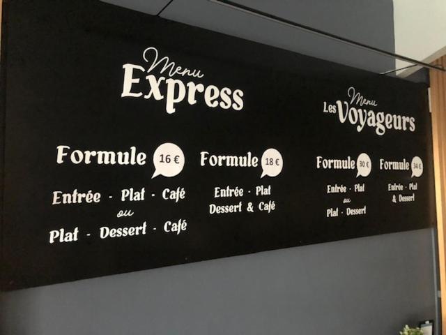 Hotel Restaurant Les Voyageurs Montaigu-Vendee Εξωτερικό φωτογραφία
