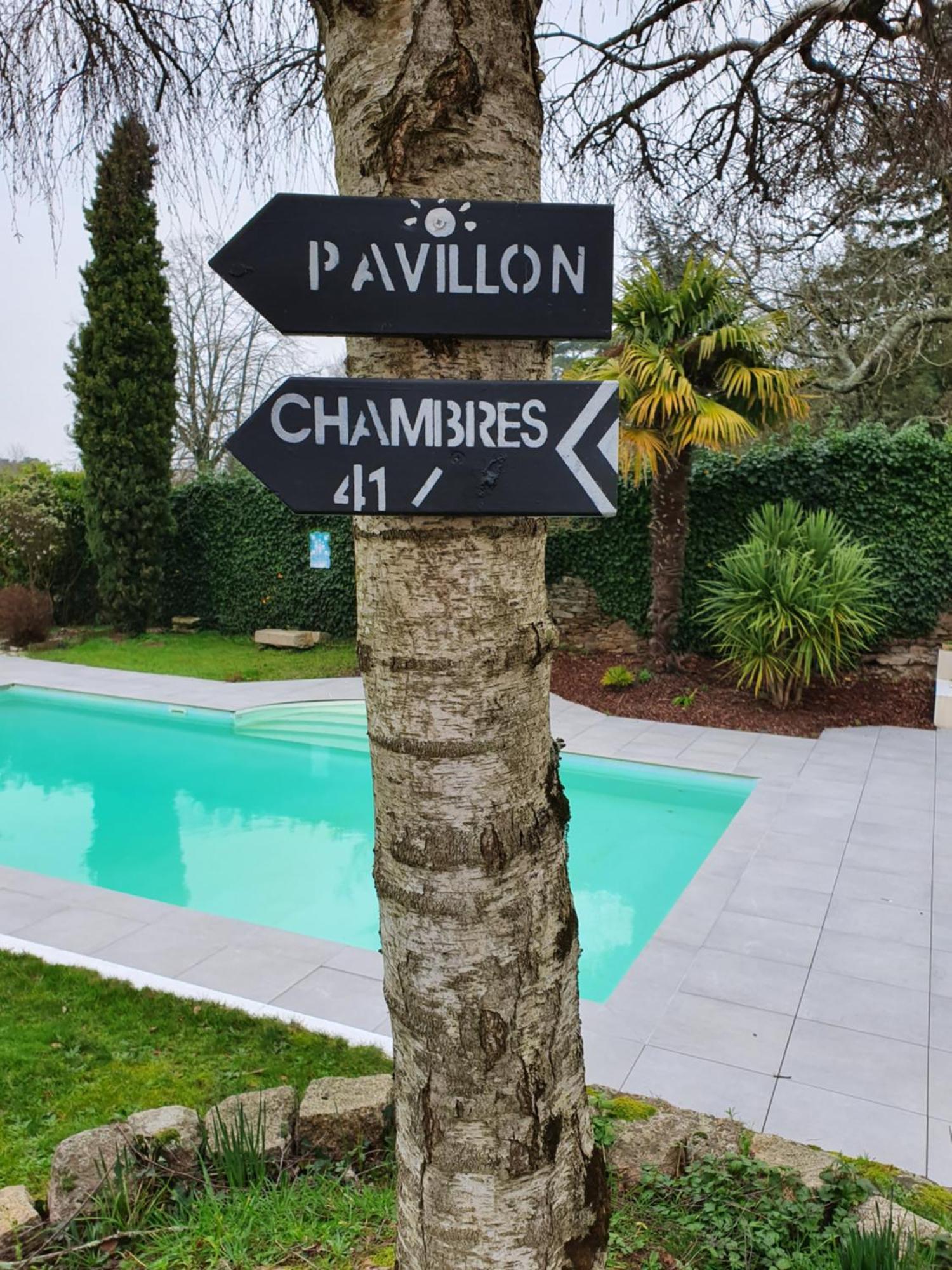 Hotel Restaurant Les Voyageurs Montaigu-Vendee Εξωτερικό φωτογραφία