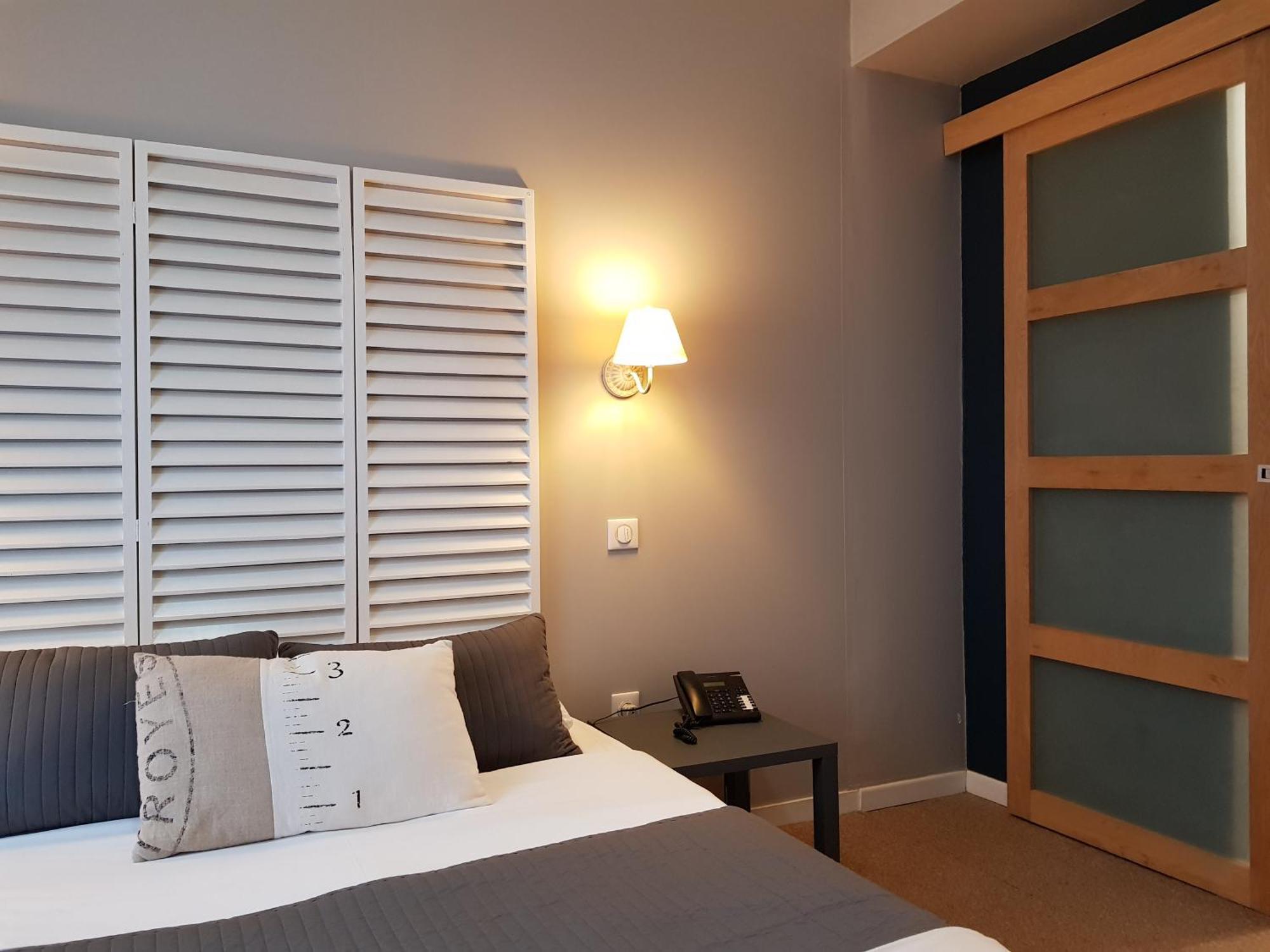 Hotel Restaurant Les Voyageurs Montaigu-Vendee Εξωτερικό φωτογραφία
