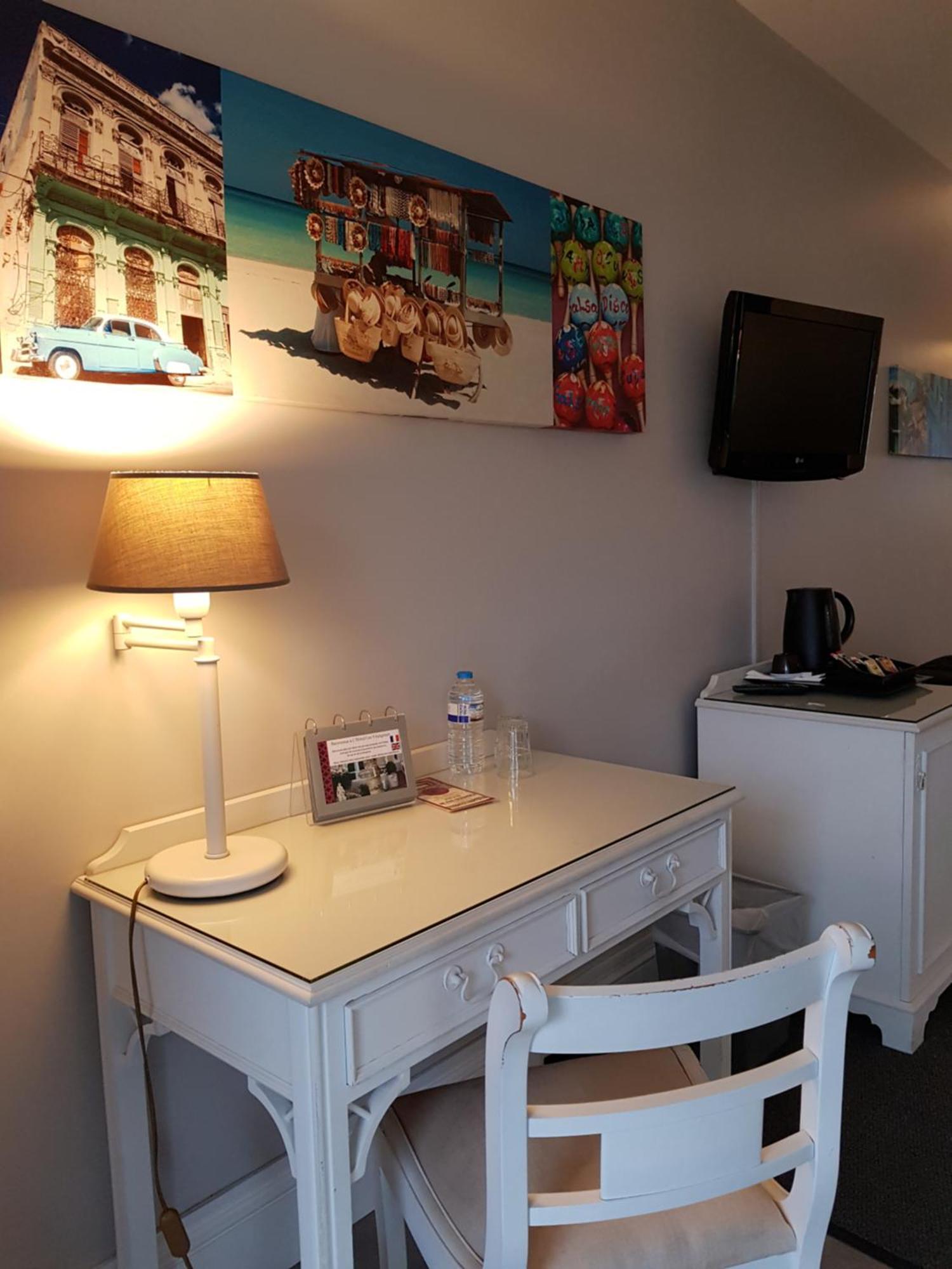 Hotel Restaurant Les Voyageurs Montaigu-Vendee Εξωτερικό φωτογραφία