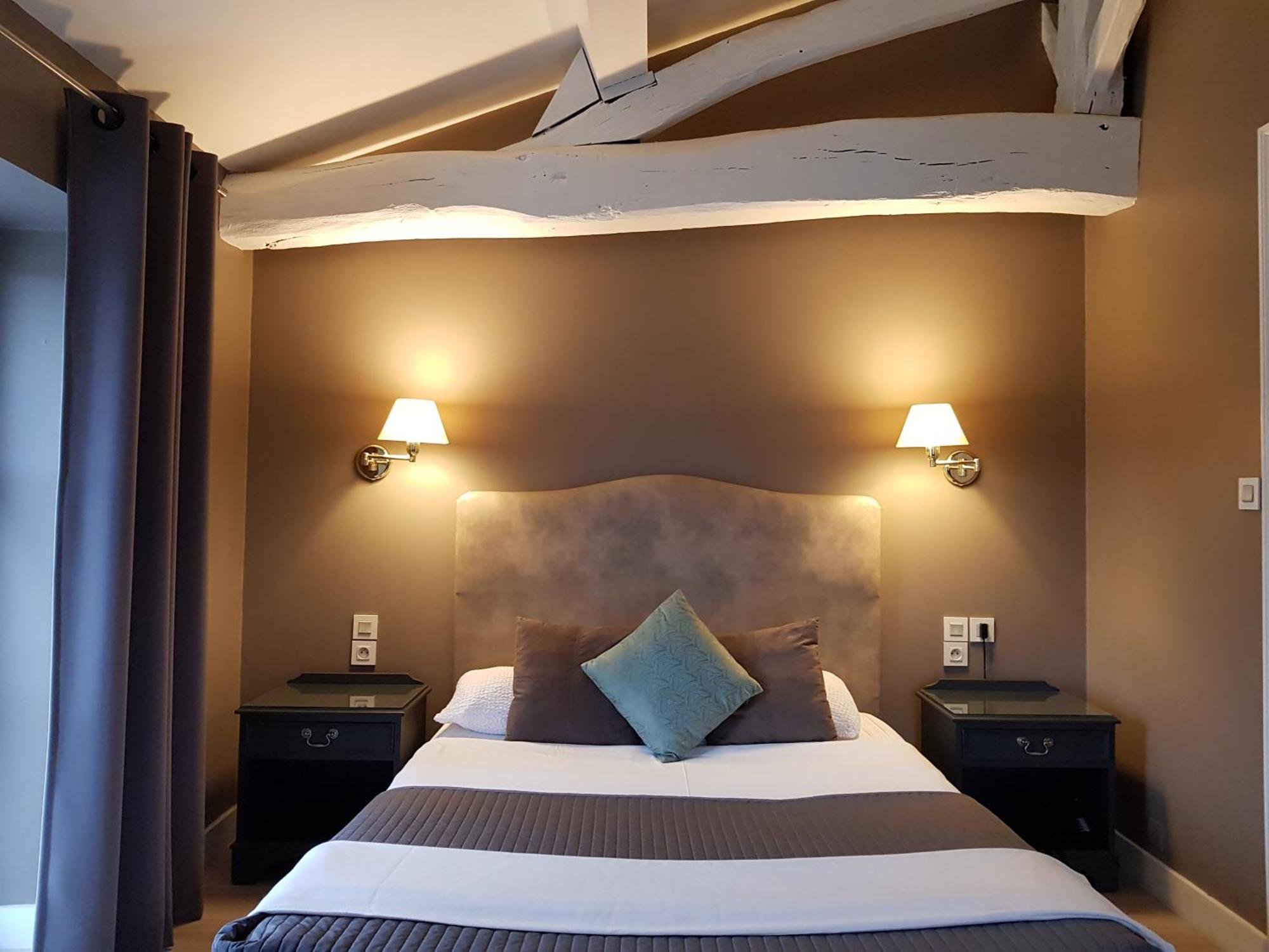 Hotel Restaurant Les Voyageurs Montaigu-Vendee Εξωτερικό φωτογραφία