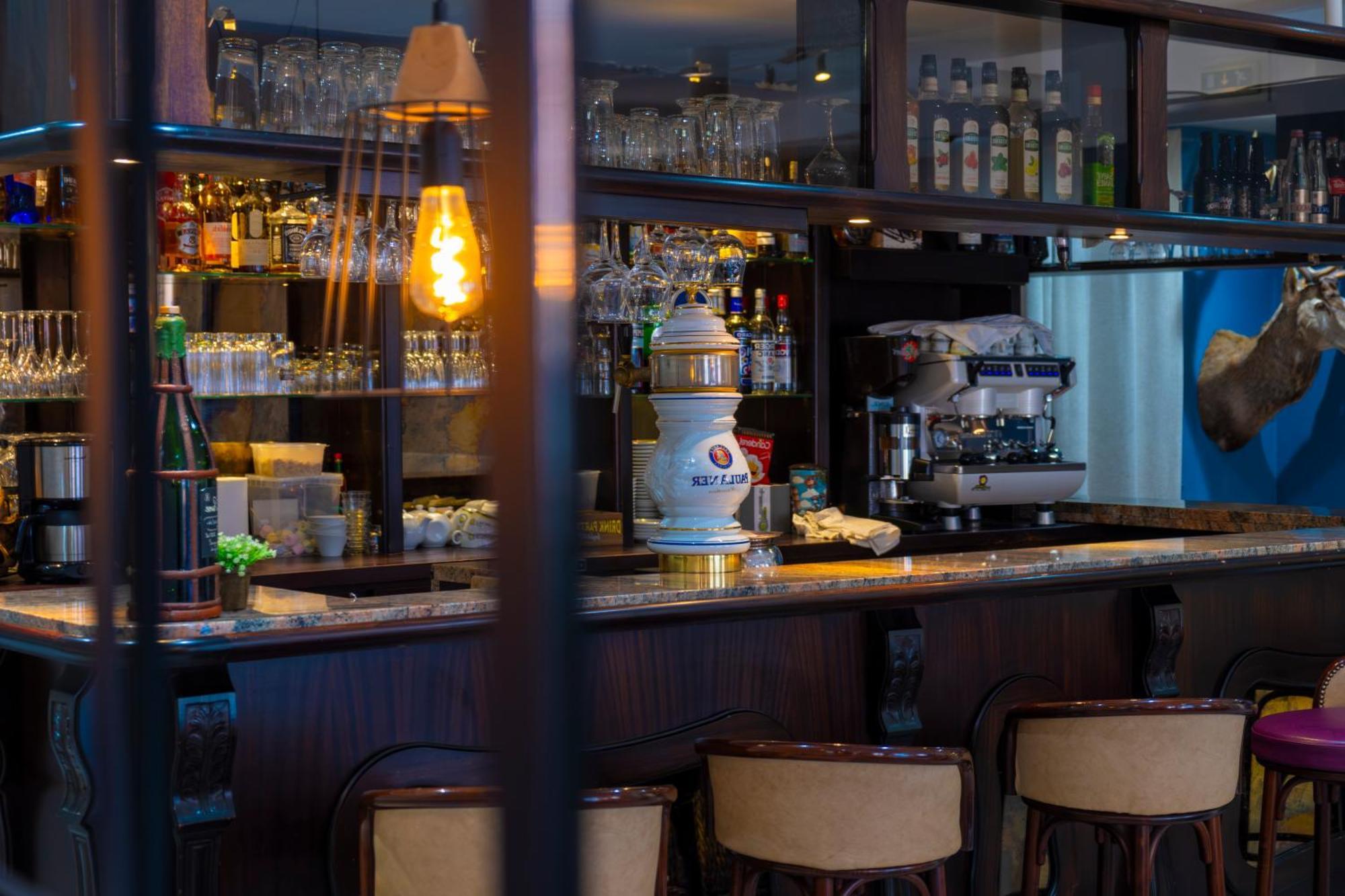Hotel Restaurant Les Voyageurs Montaigu-Vendee Εξωτερικό φωτογραφία